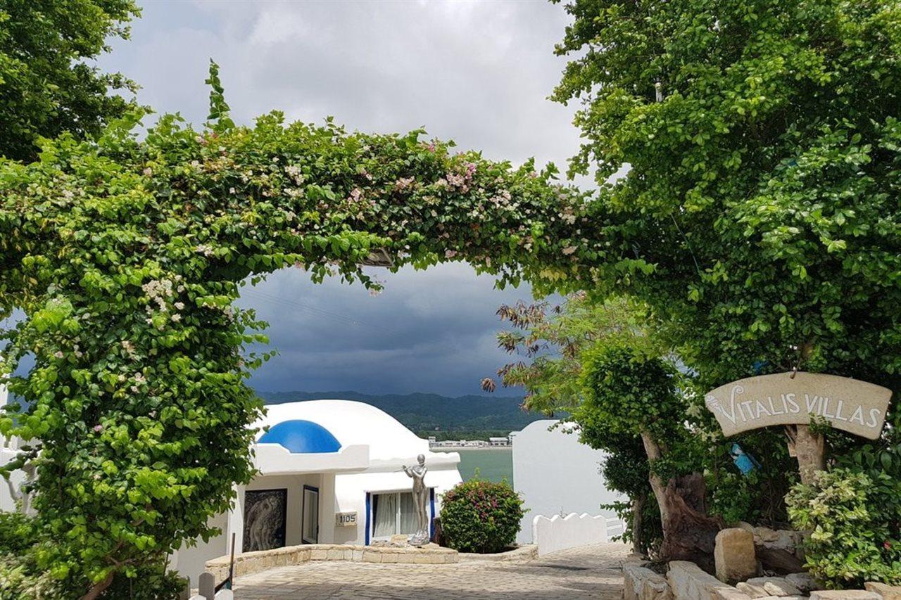 Vitalis Villas Ilocos Eksteriør billede